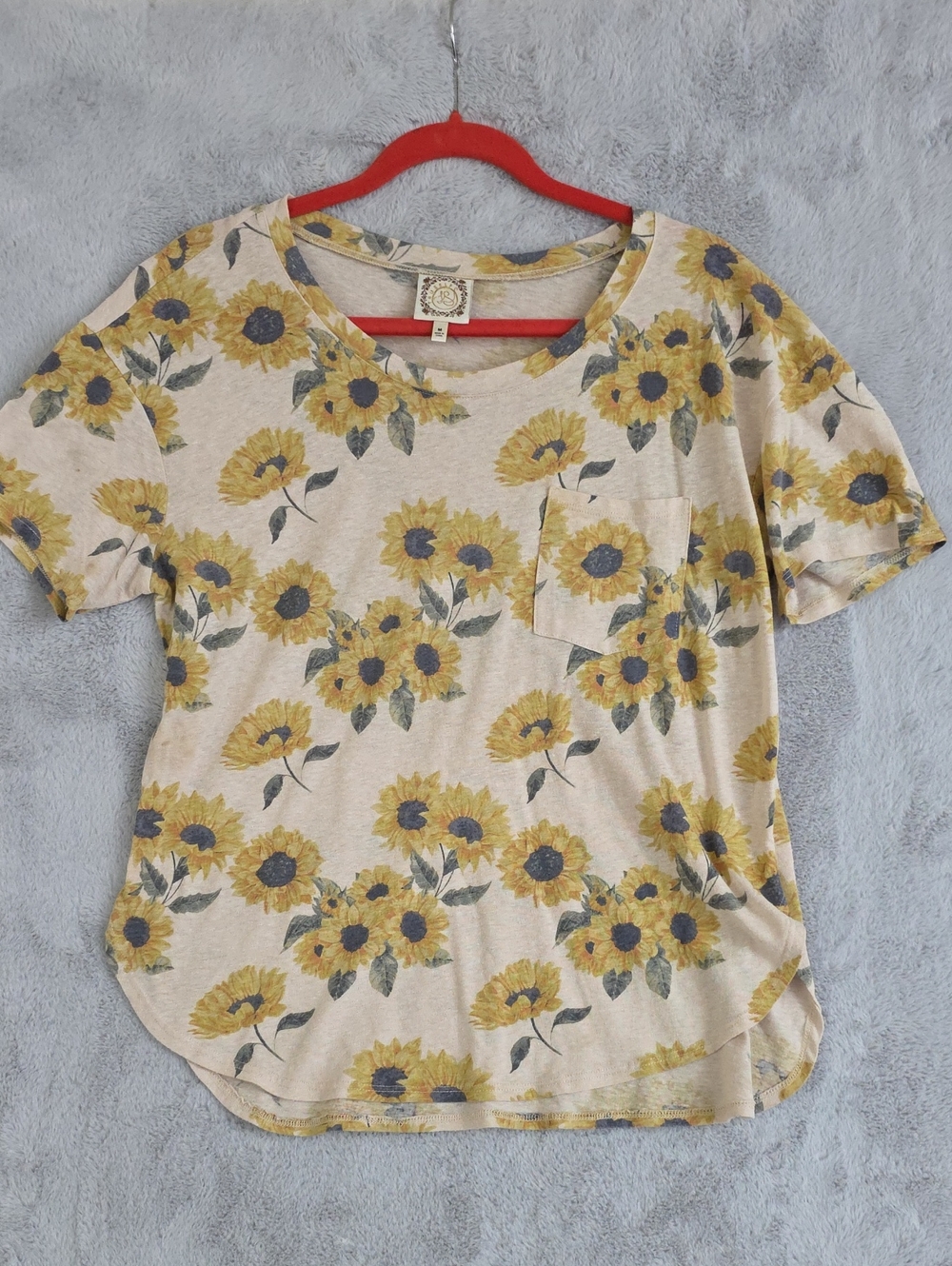 True Self Sunflower Print Pocket Tee Medium Cream Floral Short Sleeve Top